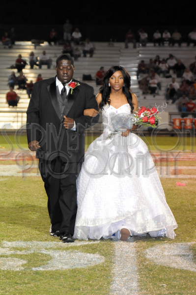 LHS Homecoming 1143.JPG - SCRIVENER 300s #1